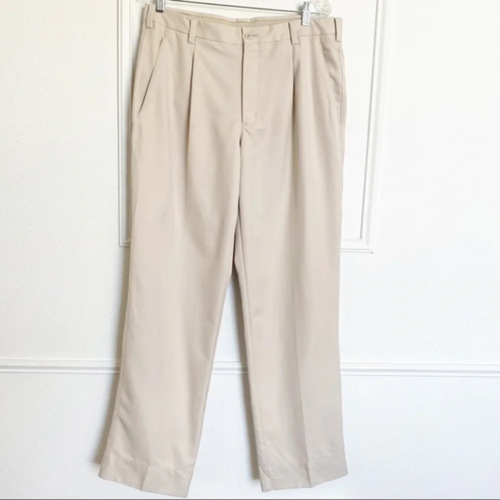 NikeGolf Dri fit Golf Pants in Beige